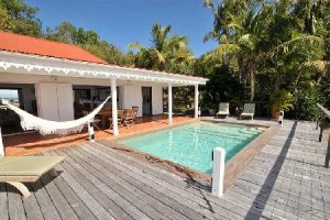 location villa martinique avec piscine et vue mer locaiton bungalow martinique vue mer et piscine